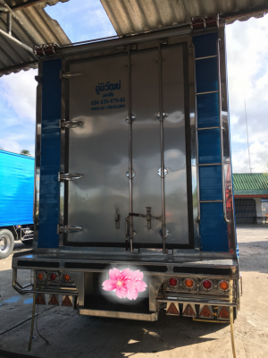 ขายรถบรรทุก 10 ล้อตู้เปียก HINO MEGA 220 แรงม้าปี 2557 2 คันไมล์ 45000 กม.49000 กม.คันที่ 3 ปี 2555 ไมล์ 101000 กม.