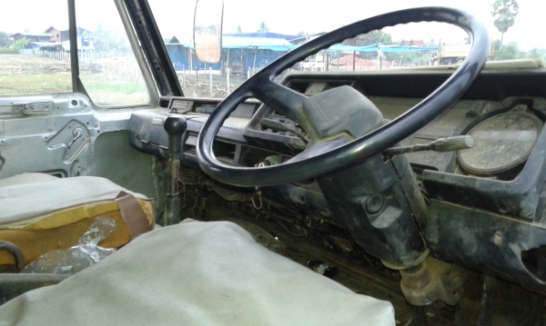 ขายนิสันเครื่องดีครัชชีสวย150แรง6สูบ ขายนิสันเครื่องดีครัชชีสวย150แรง6สูบ