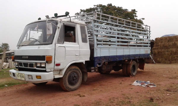 ขายนิสันเครื่องดีครัชชีสวย150แรง6สูบ ขายนิสันเครื่องดีครัชชีสวย150แรง6สูบ