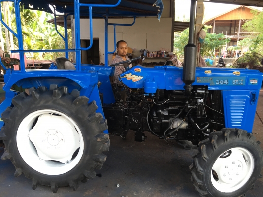 ขายรถไถแช้มป์304ราคา65000บาท  สองเพลาพร้อมใช้งานสายๆครับสนใจ โทร0813655997 อำพร พาเจริญ ต วังบัว อ คลองขลุง จ กำแพงเพชร