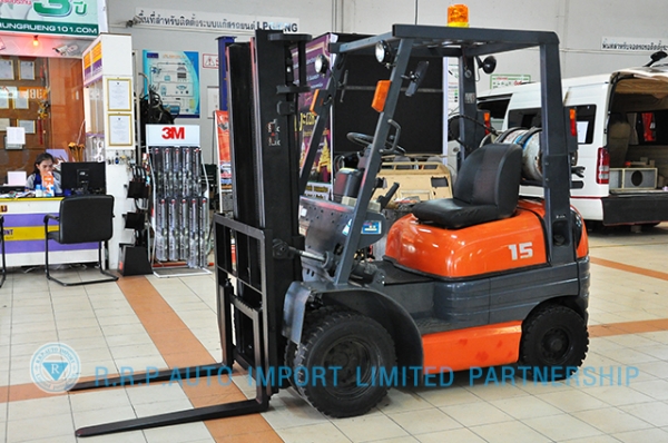 ขายรถโฟล์คลิฟท์มือสอง TOYOTA รุ่น 6FG15-11069 ราคา 185,000 บาท นำเข้าจากประเทศญี่ปุ่น 100\% ไม่เคยใช้งานในไทย