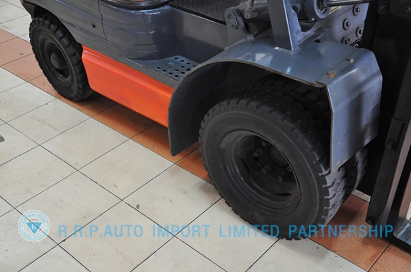 ขายรถโฟล์คลิฟท์มือสอง TOYOTA รุ่น 6FG15-11069 ราคา 185,000 บาท นำเข้าจากประเทศญี่ปุ่น 100\% ไม่เคยใช้งานในไทย