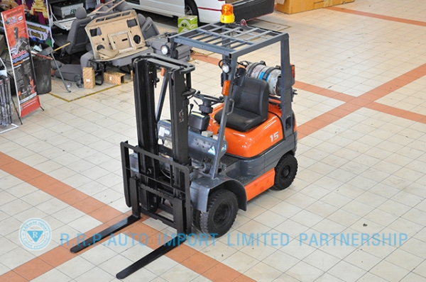 ขายรถโฟล์คลิฟท์มือสอง TOYOTA รุ่น 6FG15-11069 ราคา 185,000 บาท นำเข้าจากประเทศญี่ปุ่น 100\% ไม่เคยใช้งานในไทย