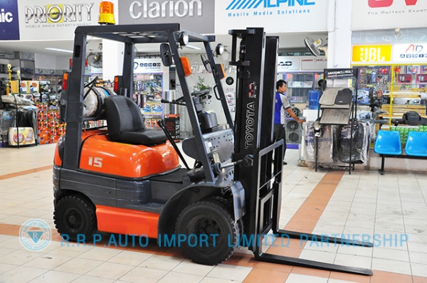 ขายรถโฟล์คลิฟท์มือสอง TOYOTA รุ่น 6FG15-11069 ราคา 185,000 บาท นำเข้าจากประเทศญี่ปุ่น 100\% ไม่เคยใช้งานในไทย