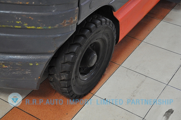 ขายรถโฟล์คลิฟท์มือสอง TOYOTA รุ่น 6FG15-11069 ราคา 185,000 บาท นำเข้าจากประเทศญี่ปุ่น 100\% ไม่เคยใช้งานในไทย