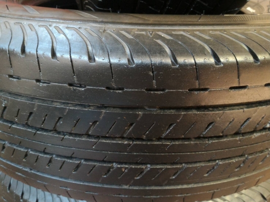 ขายยาง บริสโตน  215 x 70 x 16  สภาพป้ายแดง