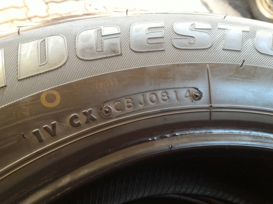 ขายยาง บริสโตน  215 x 70 x 16  สภาพป้ายแดง