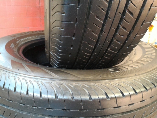 ขายยาง บริสโตน  215 x 70 x 16  สภาพป้ายแดง