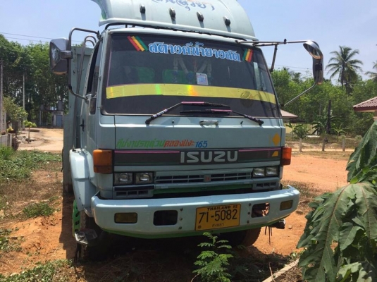 ขายดาวน์ 10 ล้อพื้นเรียบ บรรทุกน้ำ 195 แรง FVM32M รถห้างแท้ หรือขายตัดสด