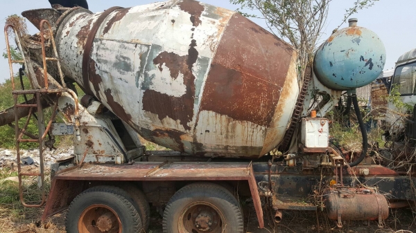 ขาย รถโม่ปูน 5 คิว HINO ZM ไม่มีทะเบียน หัวเก๋ง UD ช่วงล่างเบรคแห้ง เครื่อง EK100 260 แรงม้า(ไม่มีปั้มดีเซล) คัสซีสวยตลอดเส้น ราคาต่อรองได้ครับ