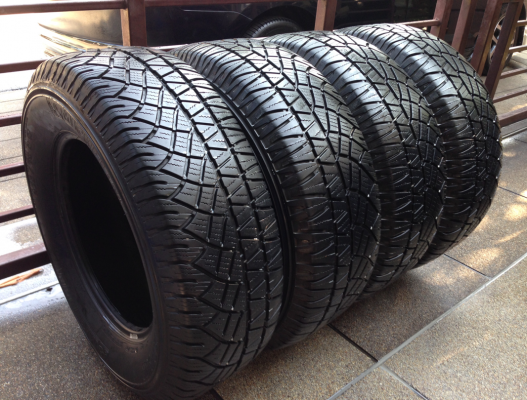 ยาง Michelin 265 65 17 ปี13 ดอกเต็ม ไม่มีปะ ใช้ยาว ราคาไม่แพง