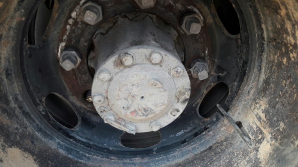 รถหัวลากฮีโน่ FM3MKKA ขนาด 240 แรงม้า ขับเคลื่อน 2 เพลา