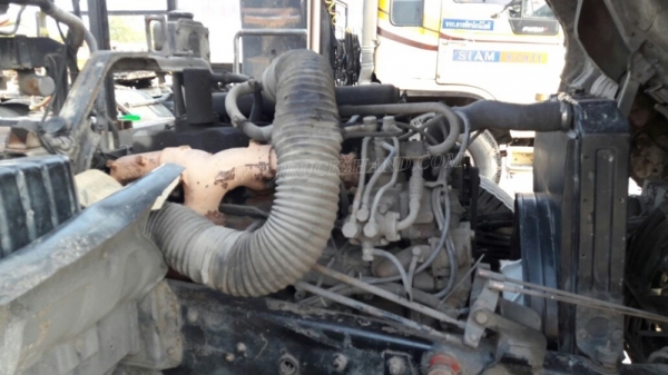 รถหัวลากฮีโน่ FM3MKKA ขนาด 240 แรงม้า ขับเคลื่อน 2 เพลา