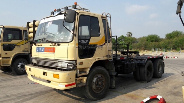 รถหัวลากฮีโน่ FM3MKKA ขนาด 240 แรงม้า ขับเคลื่อน 2 เพลา