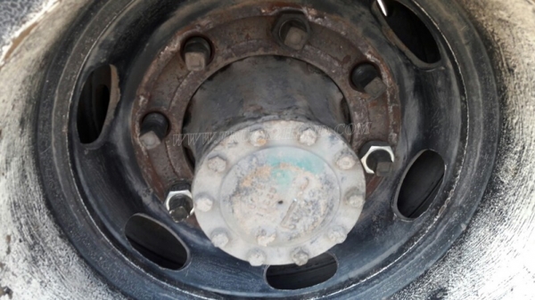 รถหัวลากฮีโน่ FM3MKKA ขนาด 240 แรงม้า ขับเคลื่อน 2 เพลา