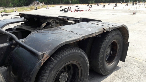 รถหัวลากฮีโน่ FM3MKLA ขนาด 240 แรงม้า ขับเคลื่อน 2 เพลา