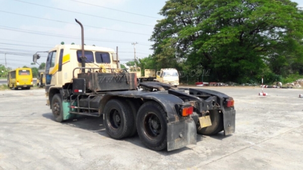 รถหัวลากฮีโน่ FM3MKLA ขนาด 240 แรงม้า ขับเคลื่อน 2 เพลา