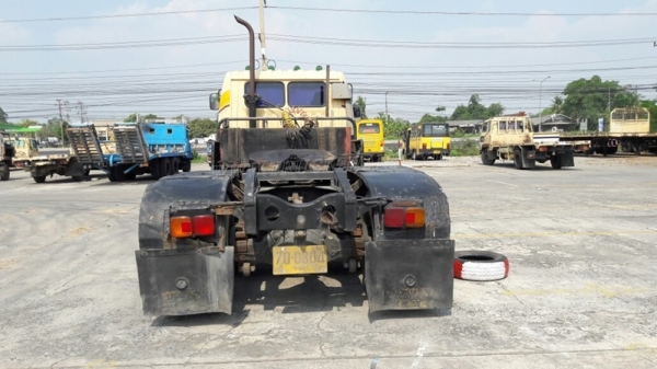 รถหัวลากฮีโน่ FM3MKLA ขนาด 240 แรงม้า ขับเคลื่อน 2 เพลา