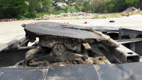 รถหัวลากฮีโน่ FM3MKLA ขนาด 240 แรงม้า ขับเคลื่อน 2 เพลา