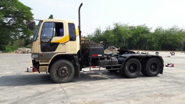 รถหัวลากฮีโน่ FM3MKLA ขนาด 240 แรงม้า ขับเคลื่อน 2 เพลา