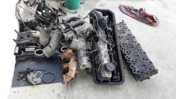 รถหัวลากฮีโน่ FM3MKLA ขนาด 240 แรงม้า ขับเคลื่อน 2 เพลา