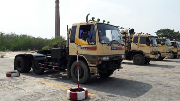 รถหัวลากฮีโน่ FM3MKLA ขนาด 240 แรงม้า ขับเคลื่อน 2 เพลา