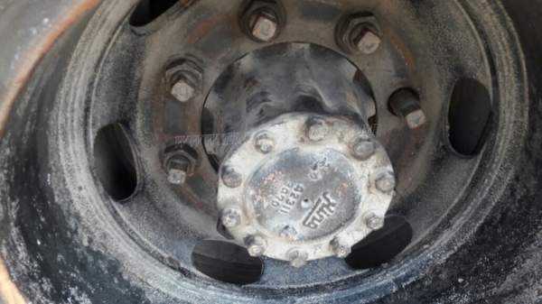 รถหัวลากฮีโน่ FM3MKLA ขนาด 240 แรงม้า ขับเคลื่อน 2 เพลา