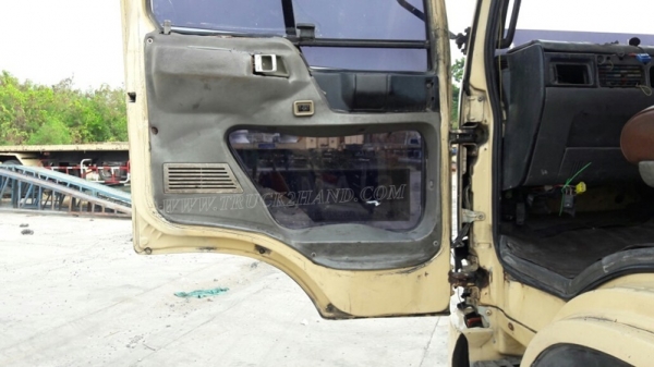 รถหัวลากฮีโน่ FM3MKLA ขนาด 240 แรงม้า ขับเคลื่อน 2 เพลา