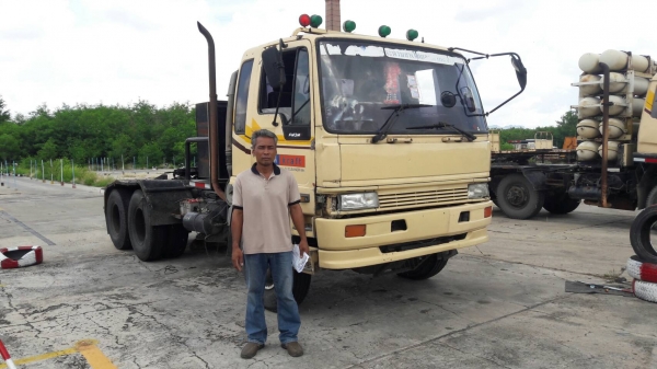 รถหัวลากฮีโน่ FM3MKLA ขนาด 240 แรงม้า ขับเคลื่อน 2 เพลา