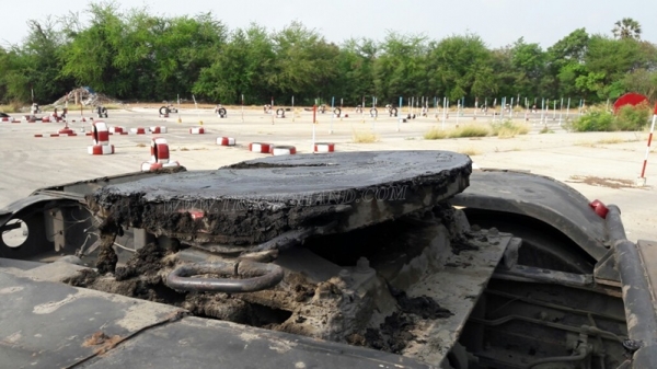 รถหัวลากฮีโน่ FM3MKLA ขนาด 240 แรงม้า ขับเคลื่อน 2 เพลา