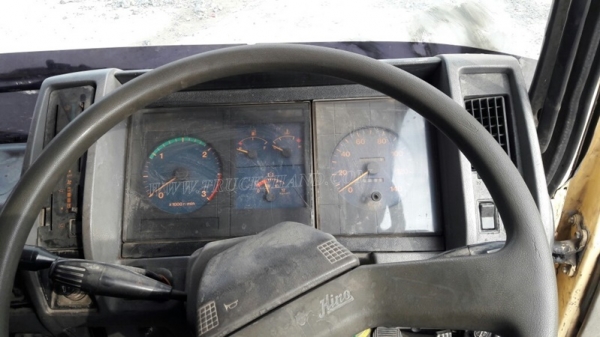 รถหัวลากฮีโน่ FM3MKLA ขนาด 240 แรงม้า ขับเคลื่อน 2 เพลา