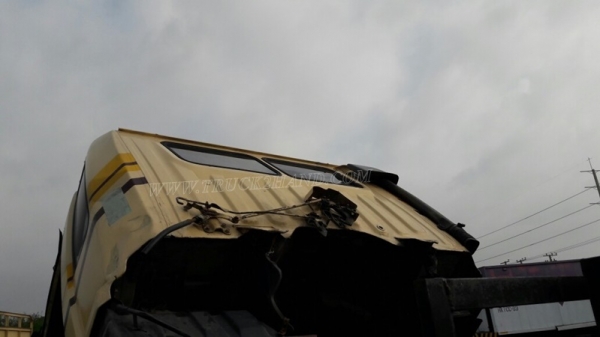 รถหัวลากฮีโน่ FM3MKLA ขนาด 240 แรงม้า ขับเคลื่อน 2 เพลา