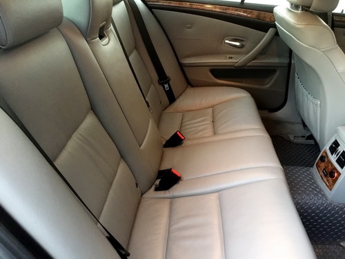 **Bmw 520d ปี08 สีเทา ออฟชั่นครบ ออกศูนย์แท้ เลขไมล์น้อย สวยจัด ไร้ที่ติ**