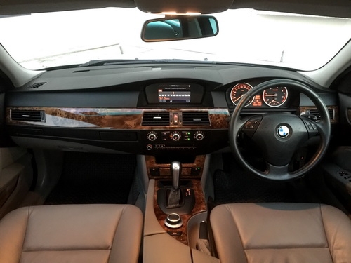 **Bmw 520d ปี08 สีเทา ออฟชั่นครบ ออกศูนย์แท้ เลขไมล์น้อย สวยจัด ไร้ที่ติ**