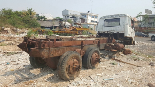 ขาย คัสซีไอ้หลง FN527M-A พร้อมเล่มทะเบียนแจ้ง ม.89 ตามสภาพไม่มีเครื่องเกียร์ ชุดเพลาข้างและเพลาขับมีครบ ราคาต่อรองได้ครับ