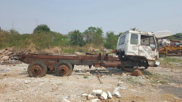 ขาย คัสซีไอ้หลง FN527M-A พร้อมเล่มทะเบียนแจ้ง ม.89 ตามสภาพไม่มีเครื่องเกียร์ ชุดเพลาข้างและเพลาขับมีครบ ราคาต่อรองได้ครับ