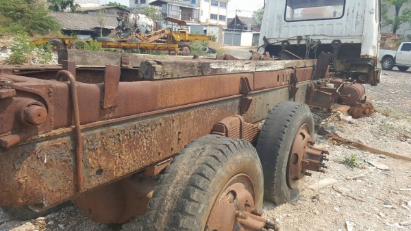 ขาย คัสซีไอ้หลง FN527M-A พร้อมเล่มทะเบียนแจ้ง ม.89 ตามสภาพไม่มีเครื่องเกียร์ ชุดเพลาข้างและเพลาขับมีครบ ราคาต่อรองได้ครับ