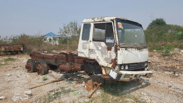 ขาย คัสซีไอ้หลง FN527M-A พร้อมเล่มทะเบียนแจ้ง ม.89 ตามสภาพไม่มีเครื่องเกียร์ ชุดเพลาข้างและเพลาขับมีครบ ราคาต่อรองได้ครับ