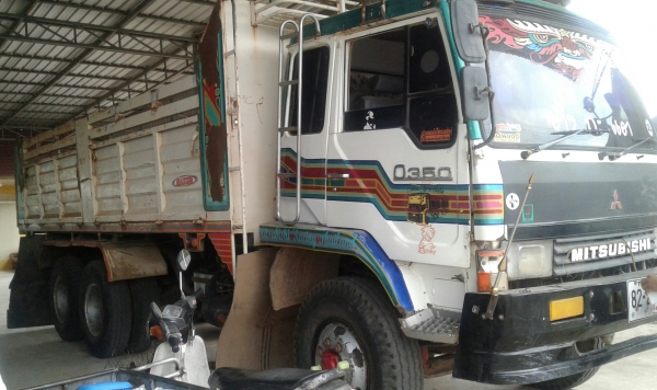 สิบล้อ มิตซู ไอ้หลง FN527 TF 39&times;&times; 220โบว์ ดั้ม 2เพา เบรคเกียร์ใหญ่10สปีส สภาพดีเดิมๆพร้อมใช้งาน ทะเบียนพร้อมโอน