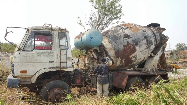 ขาย รถโม่ปูน 5 คิว HINO ZM ไม่มีทะเบียน หัวเก๋ง UD ช่วงล่างเบรคแห้ง เครื่อง EK100 260 แรงม้า(ไม่มีปั้มดีเซล) คัสซีสวยตลอดเส้น ราคาต่อรองได้ครับ