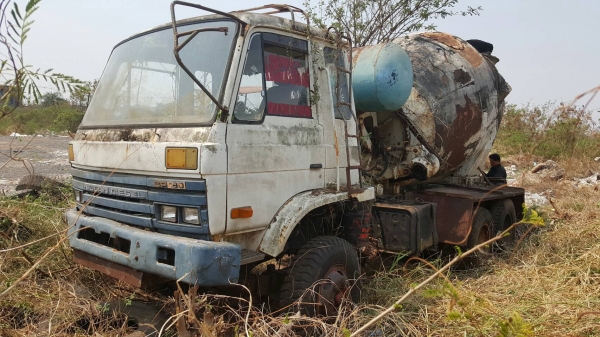 ขาย รถโม่ปูน 5 คิว HINO ZM ไม่มีทะเบียน หัวเก๋ง UD ช่วงล่างเบรคแห้ง เครื่อง EK100 260 แรงม้า(ไม่มีปั้มดีเซล) คัสซีสวยตลอดเส้น ราคาต่อรองได้ครับ