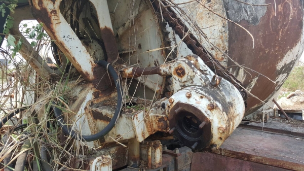 ขาย รถโม่ปูน 5 คิว HINO ZM ไม่มีทะเบียน หัวเก๋ง UD ช่วงล่างเบรคแห้ง เครื่อง EK100 260 แรงม้า(ไม่มีปั้มดีเซล) คัสซีสวยตลอดเส้น ราคาต่อรองได้ครับ