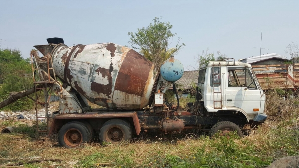 ขาย รถโม่ปูน 5 คิว HINO ZM ไม่มีทะเบียน หัวเก๋ง UD ช่วงล่างเบรคแห้ง เครื่อง EK100 260 แรงม้า(ไม่มีปั้มดีเซล) คัสซีสวยตลอดเส้น ราคาต่อรองได้ครับ