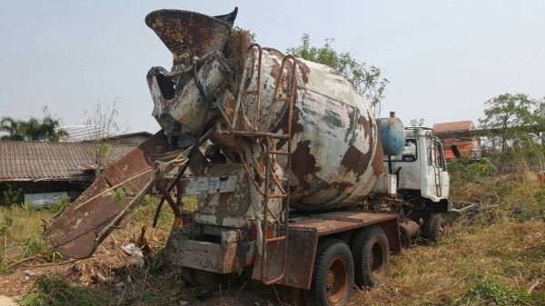 ขาย รถโม่ปูน 5 คิว HINO ZM ไม่มีทะเบียน หัวเก๋ง UD ช่วงล่างเบรคแห้ง เครื่อง EK100 260 แรงม้า(ไม่มีปั้มดีเซล) คัสซีสวยตลอดเส้น ราคาต่อรองได้ครับ