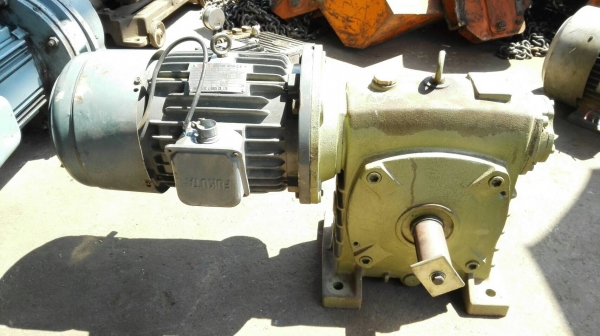 *** ขายแล้วครับ!! *** ชุดเกียร์ทดส่งกำลัง TKA FUKUTA เบอร์ 120 ทด 1:60 มอเตอร์เบรค 3 HP 380V สภาพใหม่กริ้บๆสดแน่นมาเทสได้เลย!!