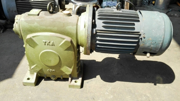 *** ขายแล้วครับ!! *** ชุดเกียร์ทดส่งกำลัง TKA FUKUTA เบอร์ 120 ทด 1:60 มอเตอร์เบรค 3 HP 380V สภาพใหม่กริ้บๆสดแน่นมาเทสได้เลย!!