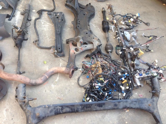 ขายอะไหล่รถโตโยต้าวิช wish ทุกชิ้นครับ ลองโทรมาสอบถามได้ครับ ราคาตั้งแต่10-1000 บาทครับ