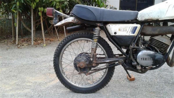 ขาย DT100 ไม่มีเอกสารออกใบซื้อขายรถเดิมเครื่องดีเหมาะเอาไปปั้นหรือขี่แบบเดิมแห้งๆ ขาย 7500 บาท