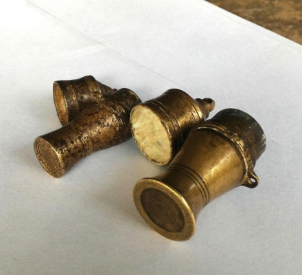 เต้าปูนสองพี่น้อง เนื้อทองเหลืองโบราณ ของเก่าของโบราณควรค่าแก่การสะสม