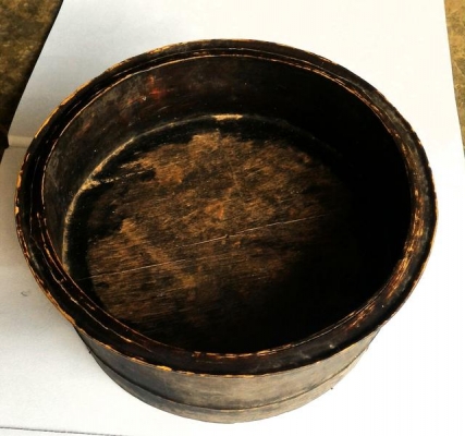 แอบหมาก แอบยาเก่าโบราณสุดๆ ลงรักดำเก่า มีสองชั้นเปิดปิดใช้งานได้ เหมาะไว้โชว์ที่สุด